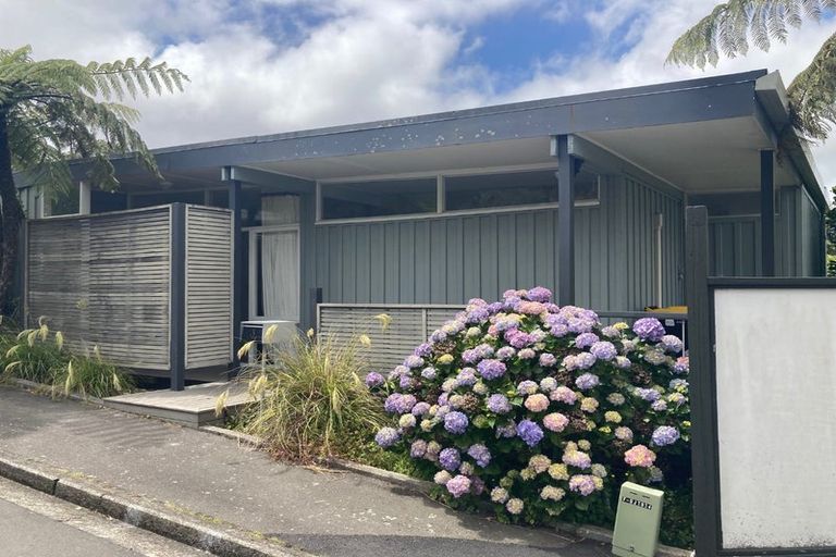 Photo of property in 3 Mamaku Grove, Khandallah, Wellington, 6035