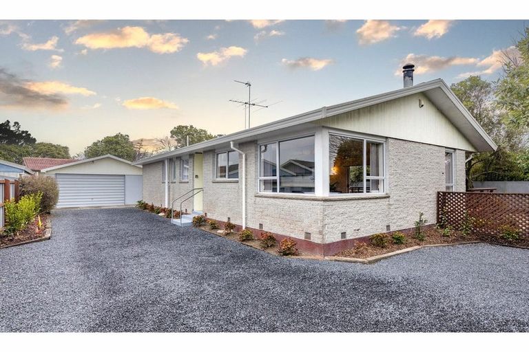 Photo of property in 13 Main North Road, Woodend, 7610