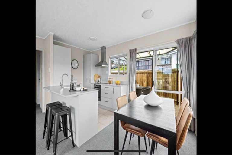 Photo of property in 12a Tower Hill, Stanmore Bay, Whangaparaoa, 0930
