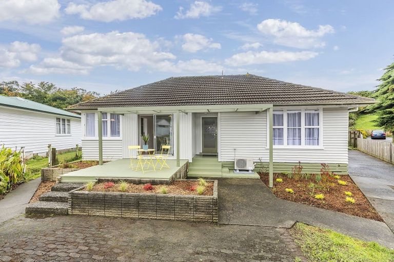 Photo of property in 12 Morgan Place, Tawa, Wellington, 5028