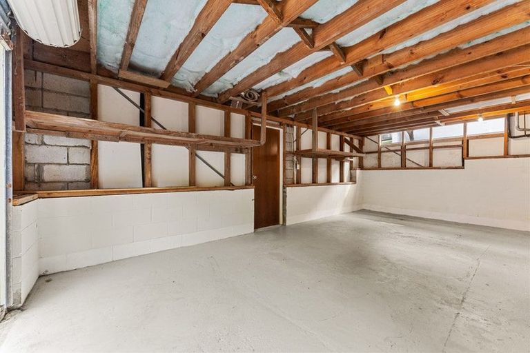 Photo of property in 1/56 Lavery Place, Sunnynook, Auckland, 0632