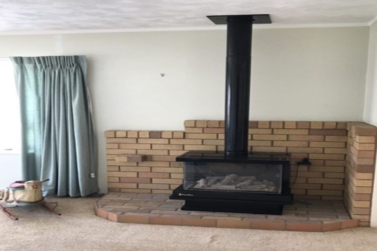 Photo of property in 2/127 Bucklands Beach Road, Bucklands Beach, Auckland, 2012