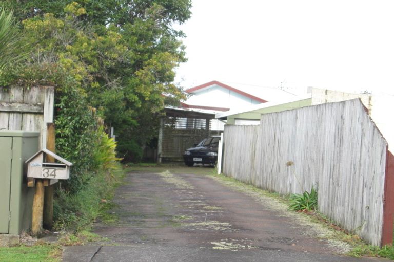 Photo of property in 34 Lisa Rise, Half Moon Bay, Auckland, 2012