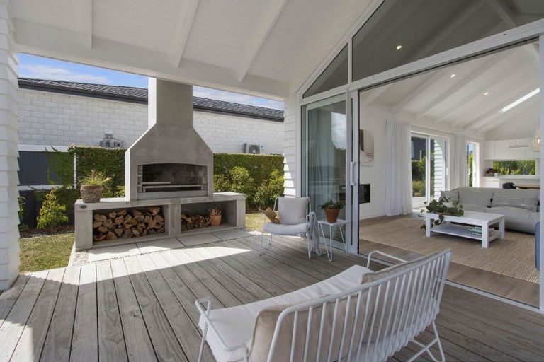 Photo of property in 2 Goldstone Place, Omokoroa, 3114