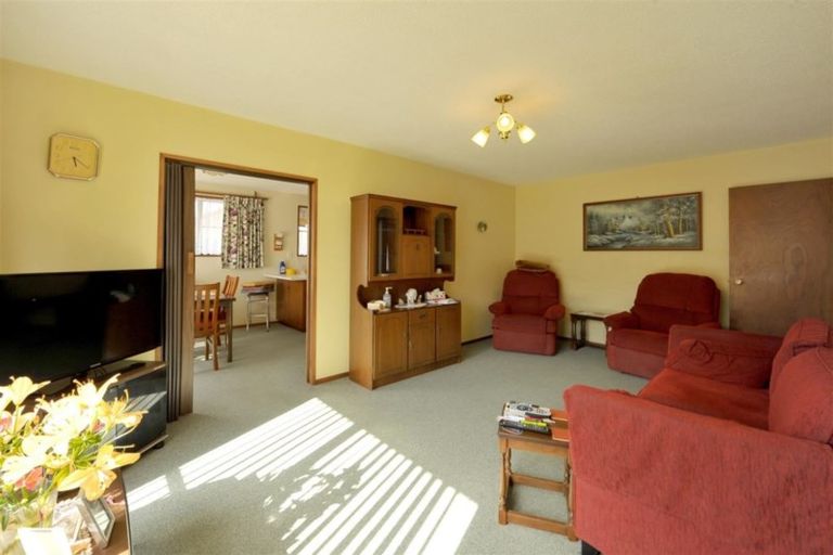 Photo of property in 2/5 Peebles Drive, Hei Hei, Christchurch, 8042