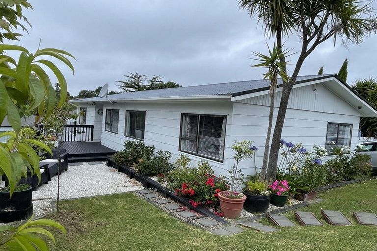 Photo of property in 6 Hiwihau Place, Glenfield, Auckland, 0629