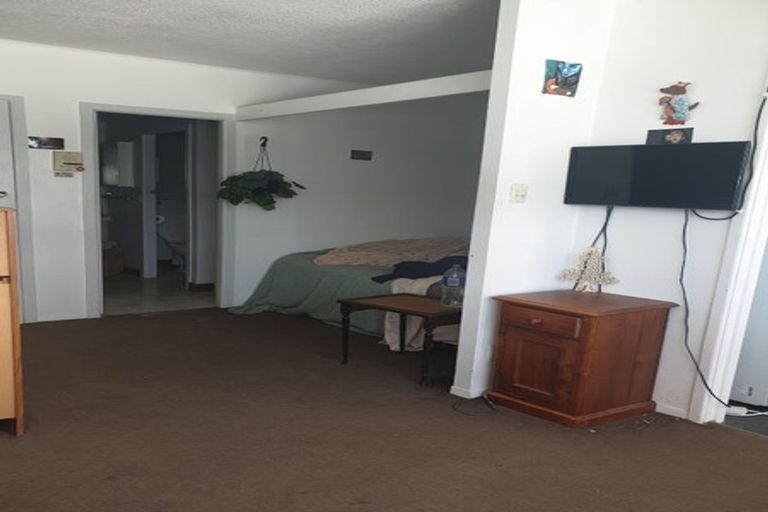 Photo of property in Churchill Flats, 213 The Terrace, Wellington Central, Wellington, 6011