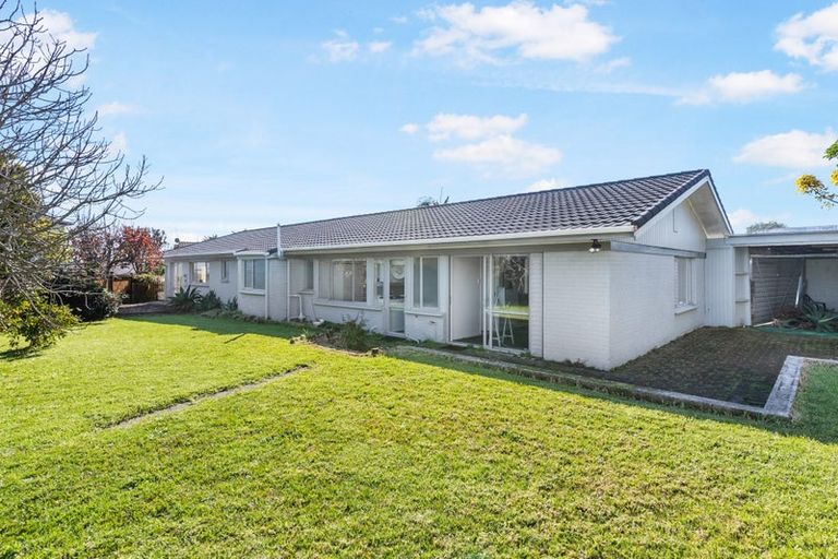 Photo of property in 16 Fielding Crescent, Farm Cove, Auckland, 2012
