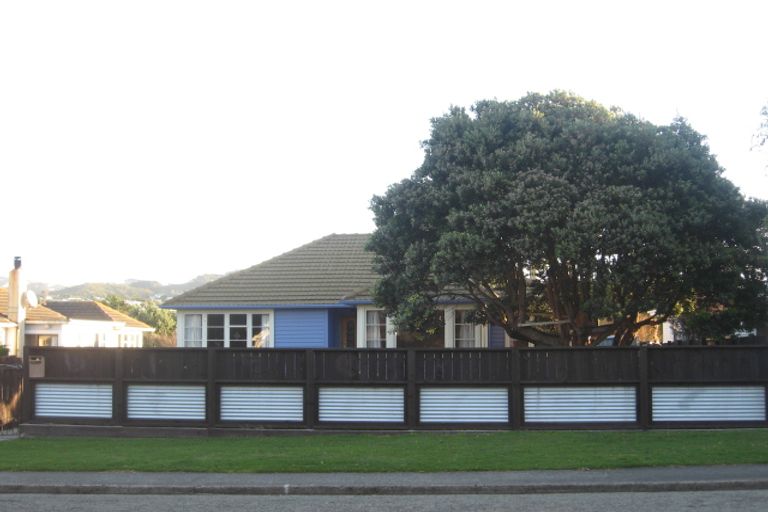 Photo of property in 10 Mana Avenue, Titahi Bay, Porirua, 5022