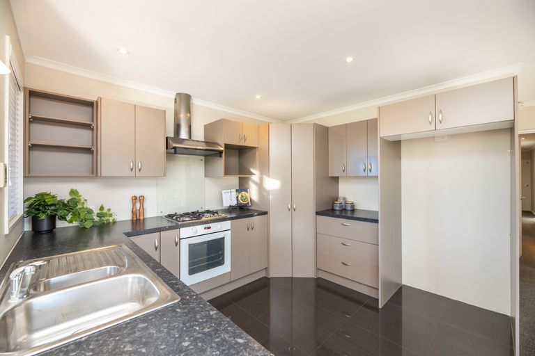 Photo of property in 106 Bassett Street, Burwood, Christchurch, 8083