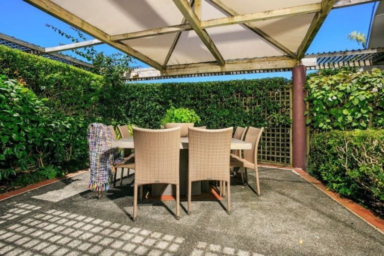 Photo of property in 8 Marywil Crescent, Hillcrest, Auckland, 0627