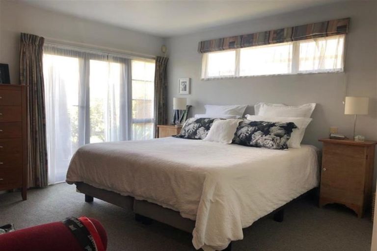 Photo of property in 3b Waitemata Road, Hauraki, Auckland, 0622