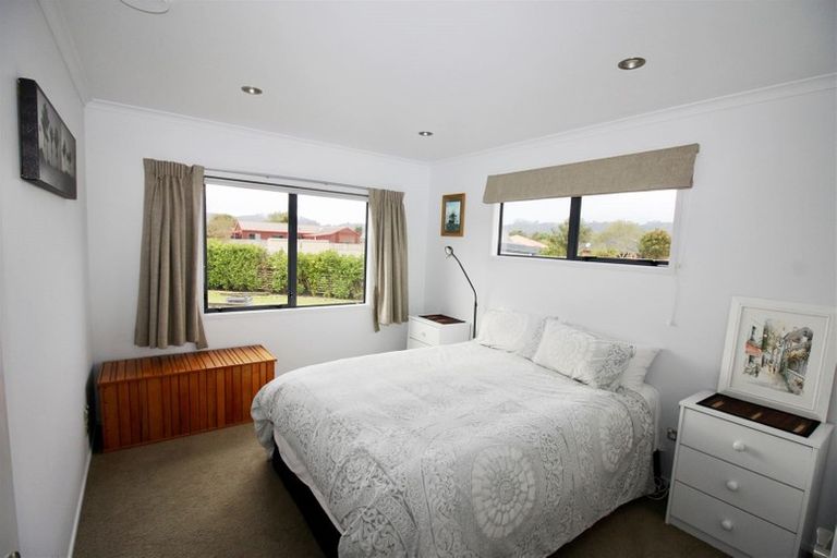 Photo of property in 18 Ringwood Place, Whitianga, 3510
