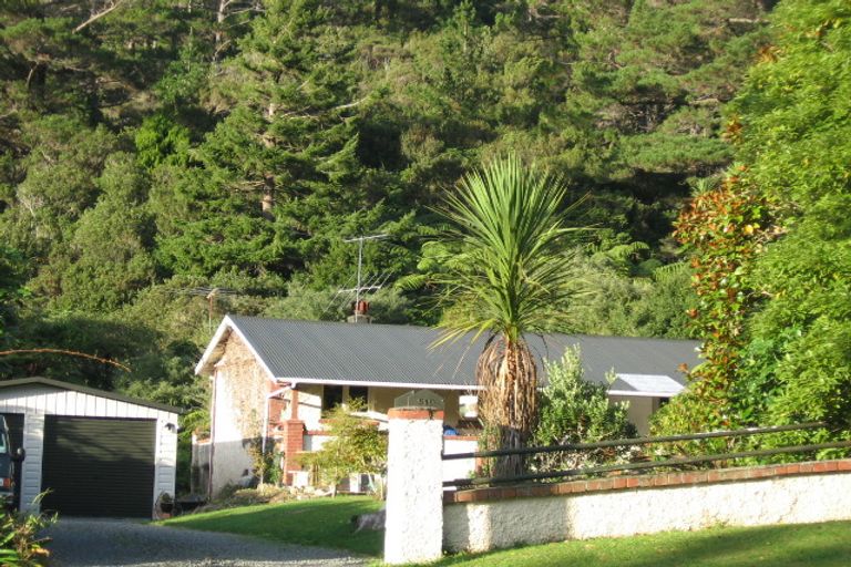 Photo of property in 519 Stokes Valley Road, Stokes Valley, Lower Hutt, 5019