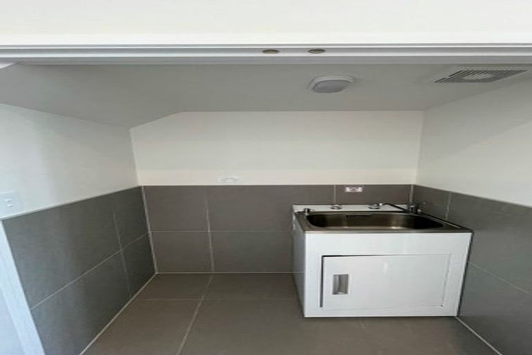 Photo of property in 78 Manarini Road, Westgate, Auckland, 0614