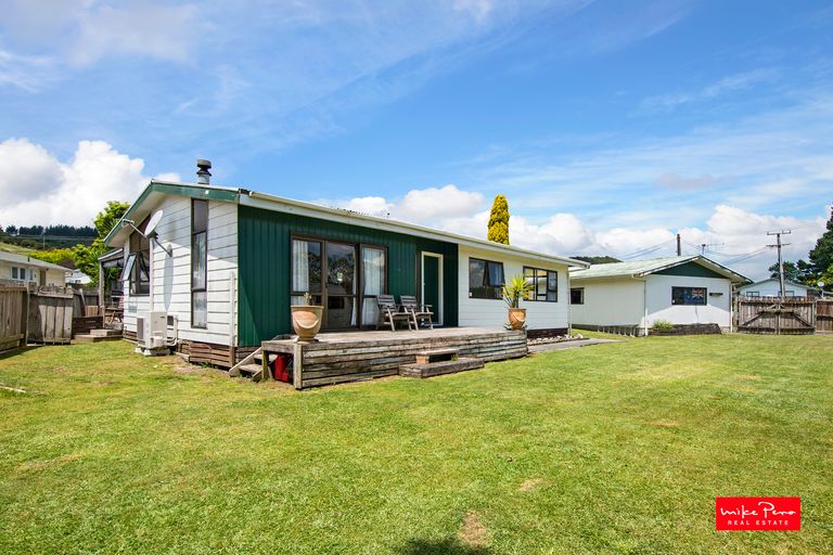 Photo of property in 10 Jordan Street, Hikurangi, 0114