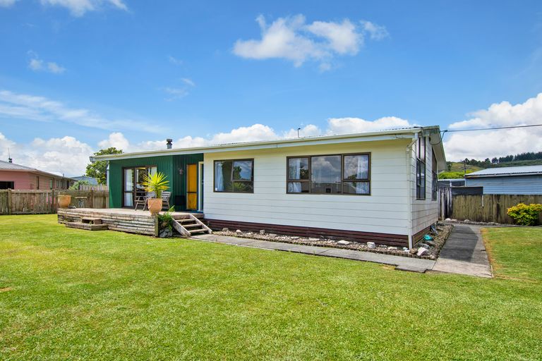 Photo of property in 10 Jordan Street, Hikurangi, 0114