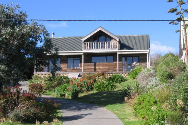 Photo of property in 14 Queens Road, Waikanae Beach, Waikanae, 5036