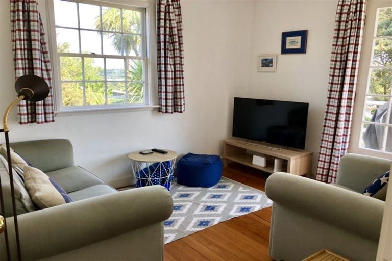 Photo of property in 12 Brind Road, Russell, 0202