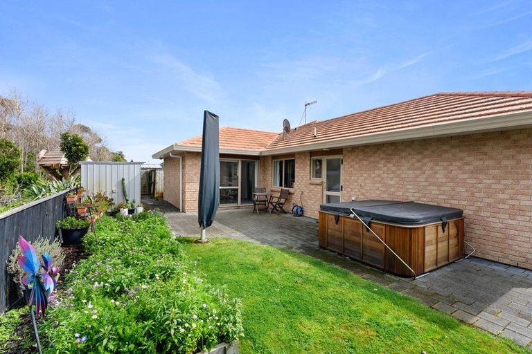 Photo of property in 106 Weggery Drive, Waikanae Beach, Waikanae, 5036