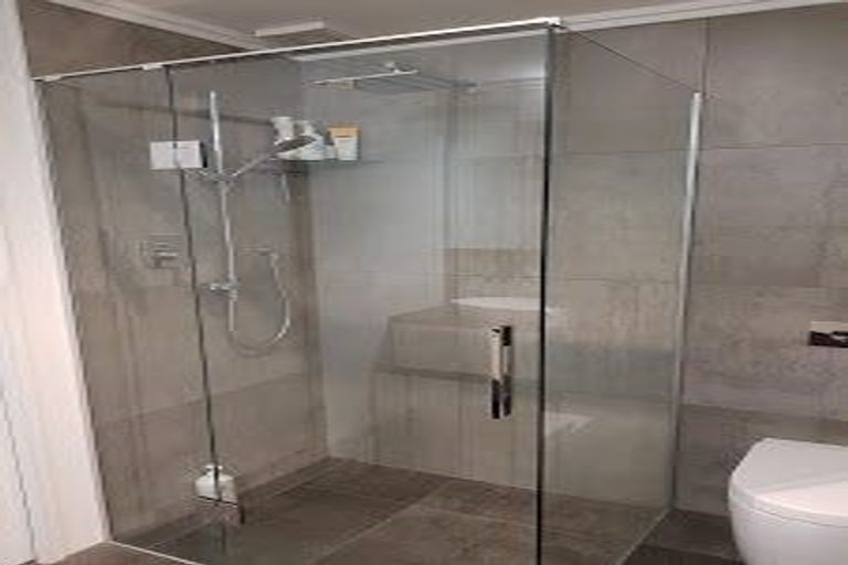 Photo of property in 48 The Esplanade, Eastern Beach, Auckland, 2012