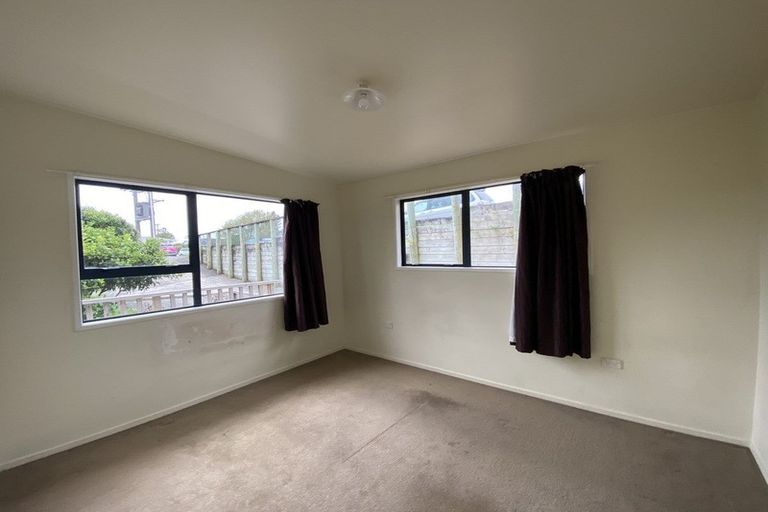 Photo of property in 182 Mangorei Road, Merrilands, New Plymouth, 4312