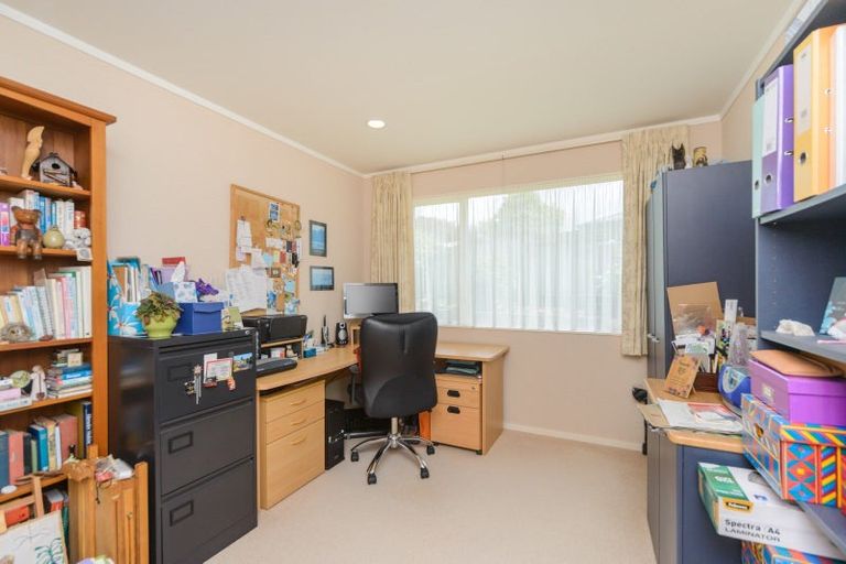 Photo of property in 100 Parnell Heights, Kelvin Grove, Palmerston North, 4414