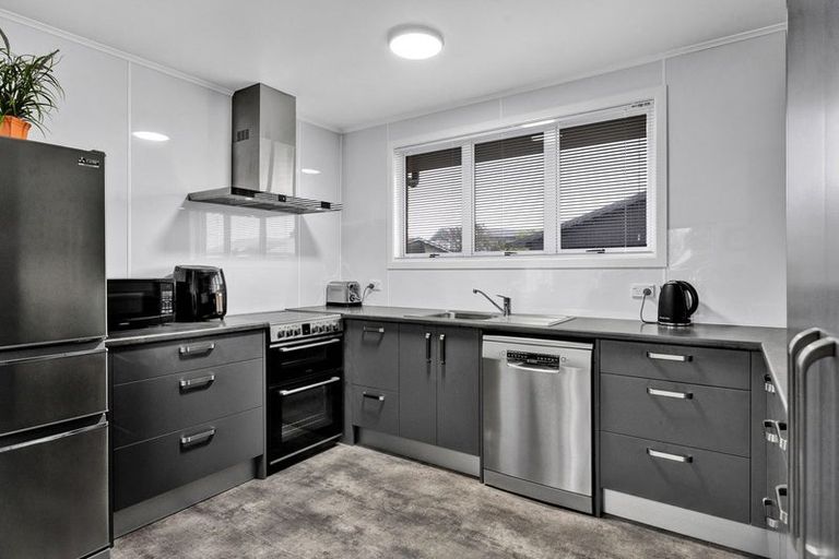 Photo of property in 6 Davidson Street, Hawera, 4610