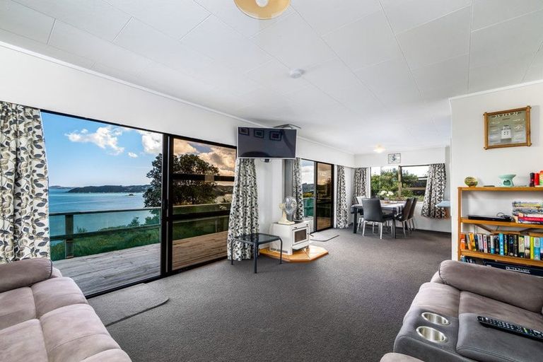 Photo of property in 202 Te Wahapu Road, Russell, 0272