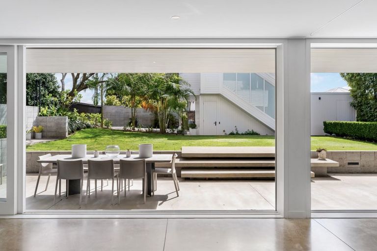 Photo of property in 215 Jervois Road, Herne Bay, Auckland, 1011