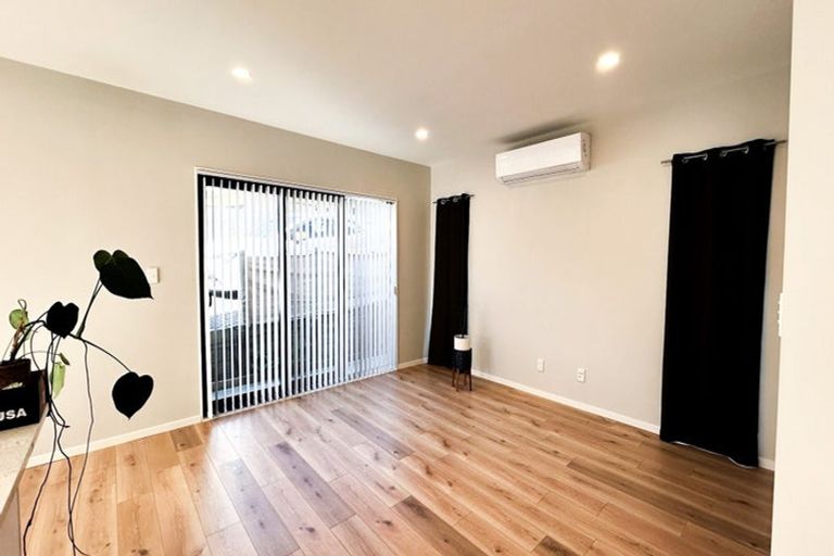 Photo of property in 24e Poinsettia Place, Henderson, Auckland, 0610