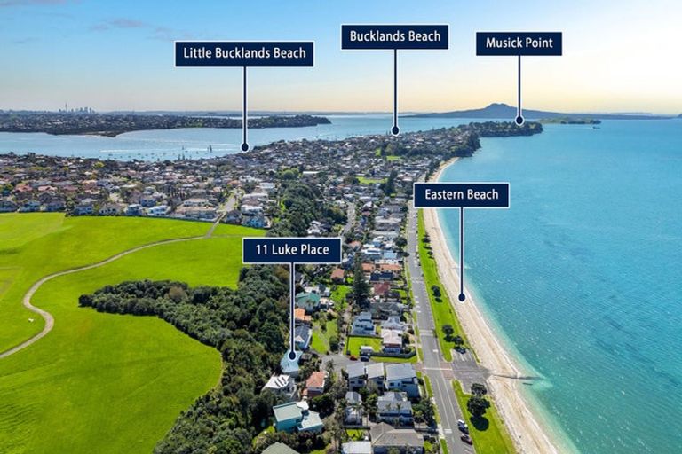 Photo of property in 11 Luke Place, Eastern Beach, Auckland, 2012