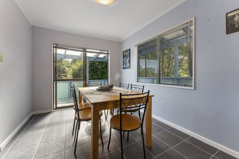 Photo of property in 28 Heathcote Place, Fitzherbert, Palmerston North, 4410