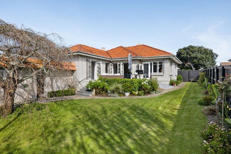 Photo of property in 122 Clarkin Road, Fairfield, Hamilton, 3214