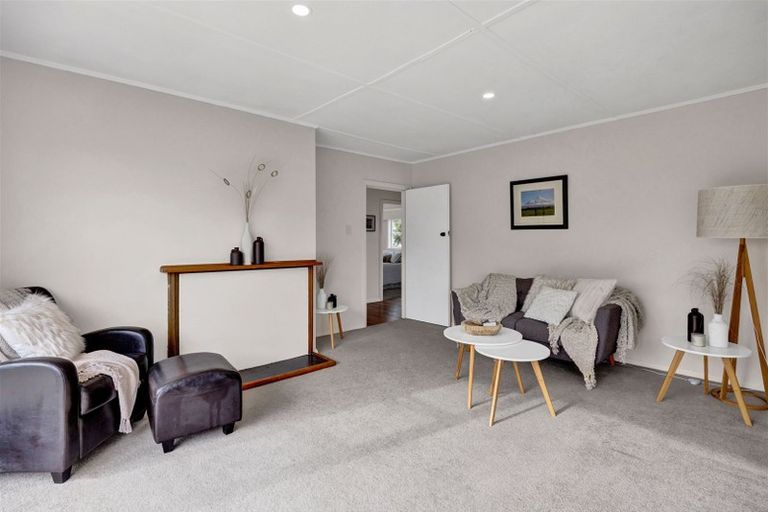 Photo of property in 13 Malone Place, Hawera, 4610