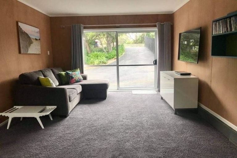 Photo of property in 10 Konini Crescent, Waikanae Beach, Waikanae, 5036