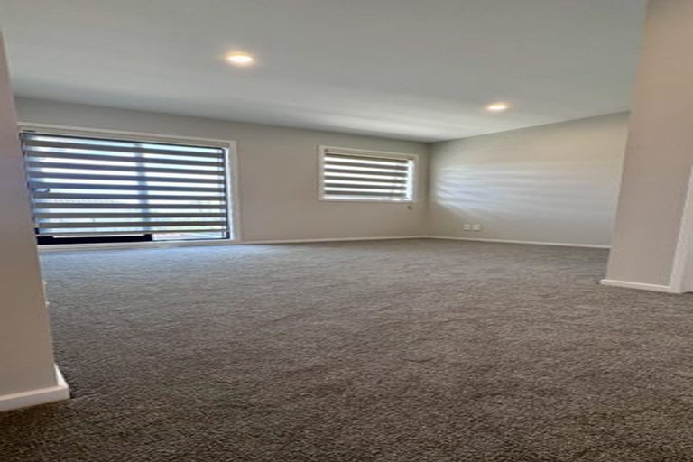 Photo of property in 9c Links Road, New Lynn, Auckland, 0600