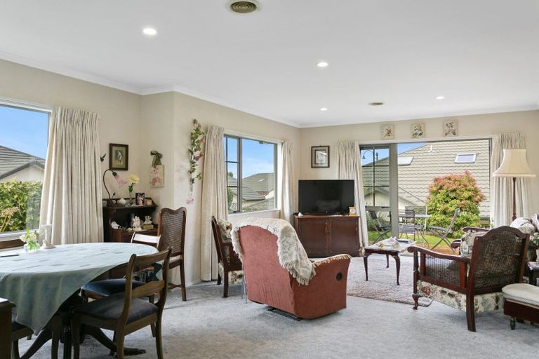 Photo of property in 10 Lakeridge Close, Rangatira Park, Taupo, 3330