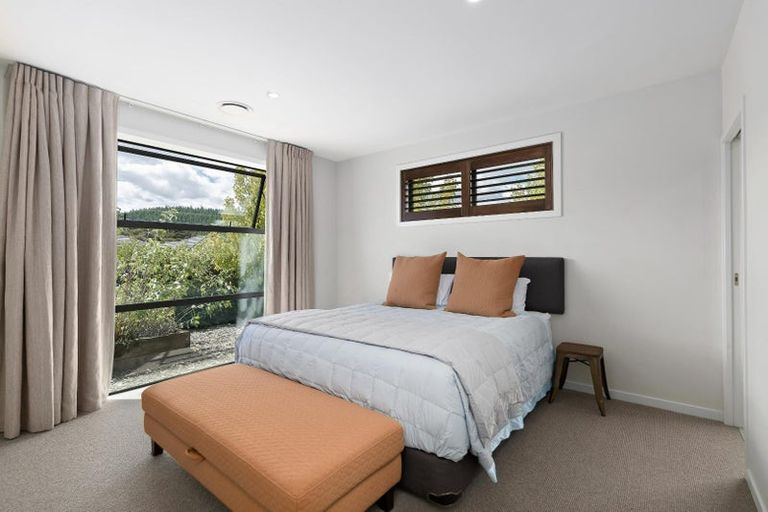 Photo of property in 2 Avalanche Place, Wanaka, 9305