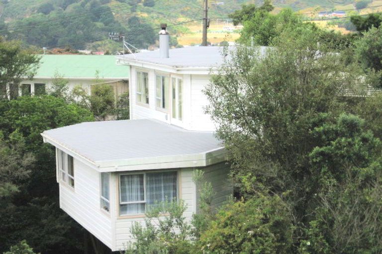 Photo of property in 2 Whaui Street, Vogeltown, Wellington, 6021