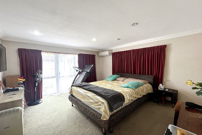 Photo of property in 111 John F Kennedy Drive, Milson, Palmerston North, 4414