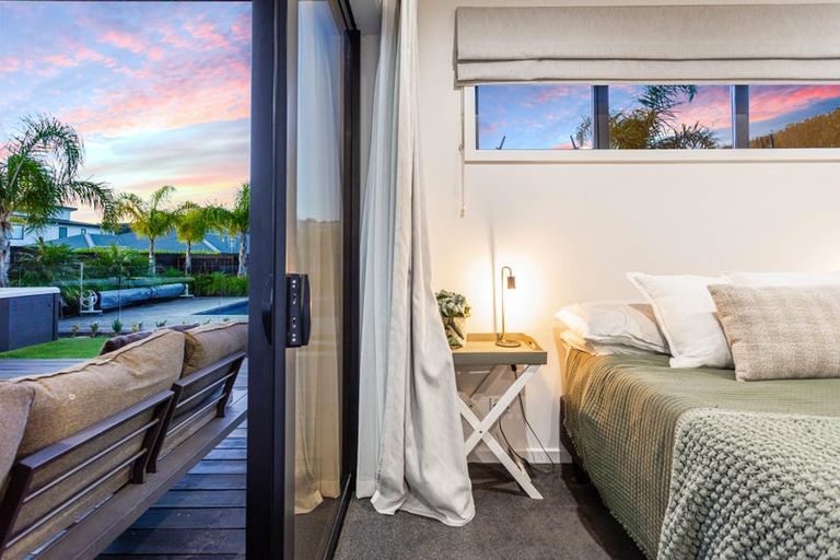 Photo of property in 8 Korako Drive, Kumeu, 0810