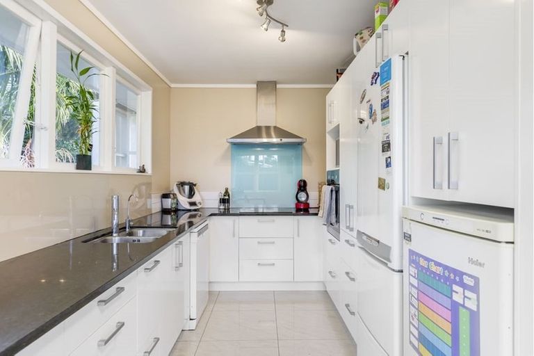 Photo of property in 36 Stanley Road, Glenfield, Auckland, 0629