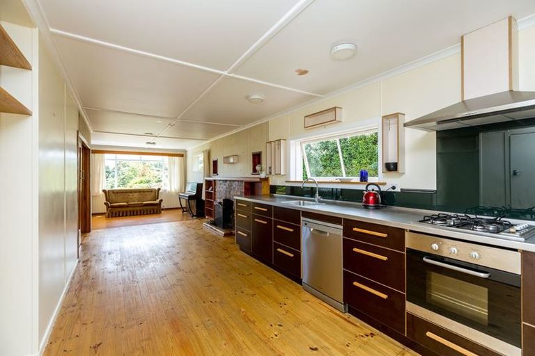 Photo of property in 90 Oxford Road, Okato, 4335