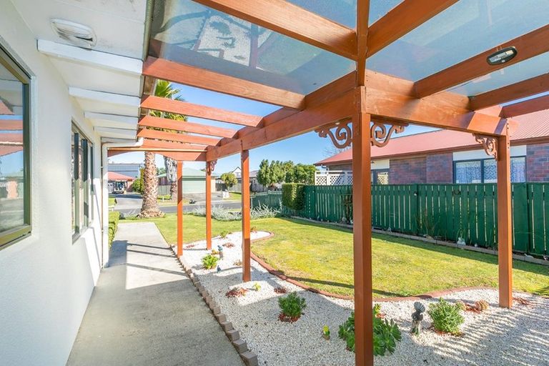 Photo of property in 14 Catalina Drive, Melville, Hamilton, 3206