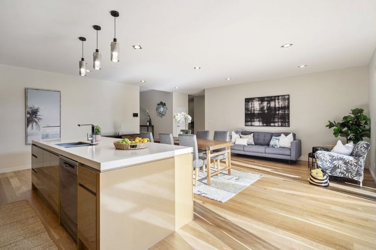 Photo of property in 13 Pin Oak Drive, Schnapper Rock, Auckland, 0632