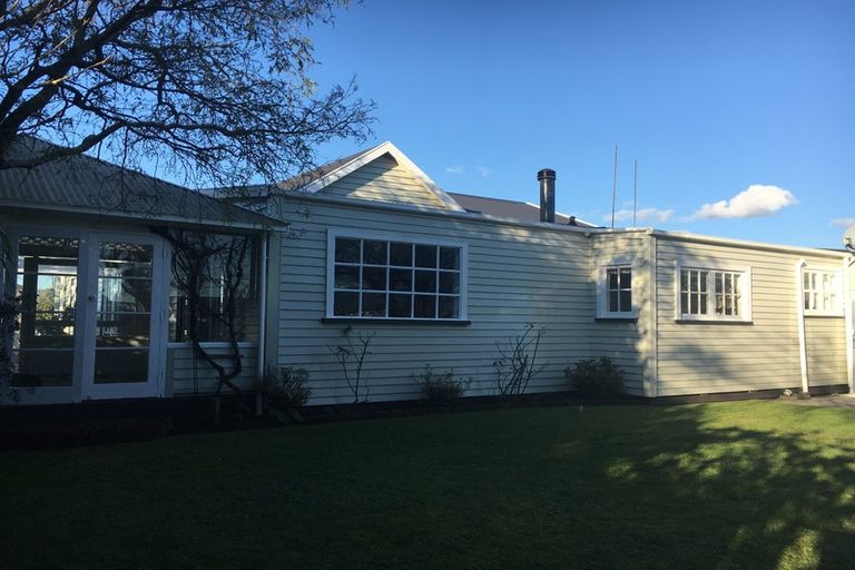 Photo of property in 73 Wallath Road, Westown, New Plymouth, 4310