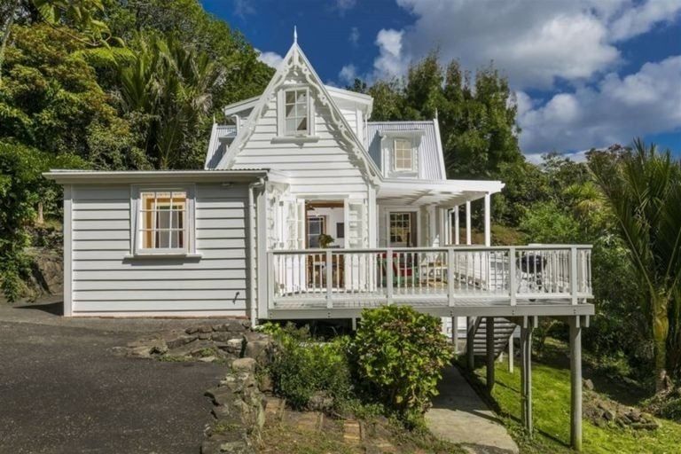 Photo of property in 354 Wairere Road, Waitakere, Henderson, 0782