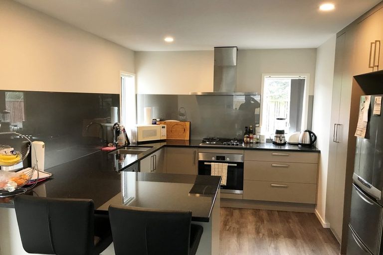 Photo of property in 4 Ruhanui Lane, Pakuranga Heights, Auckland, 2010