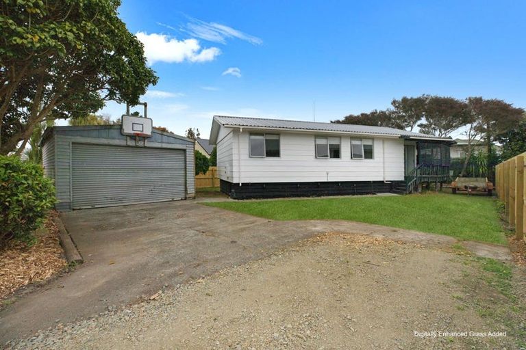 Photo of property in 1/26 Te Moau Avenue, Parakai, 0830